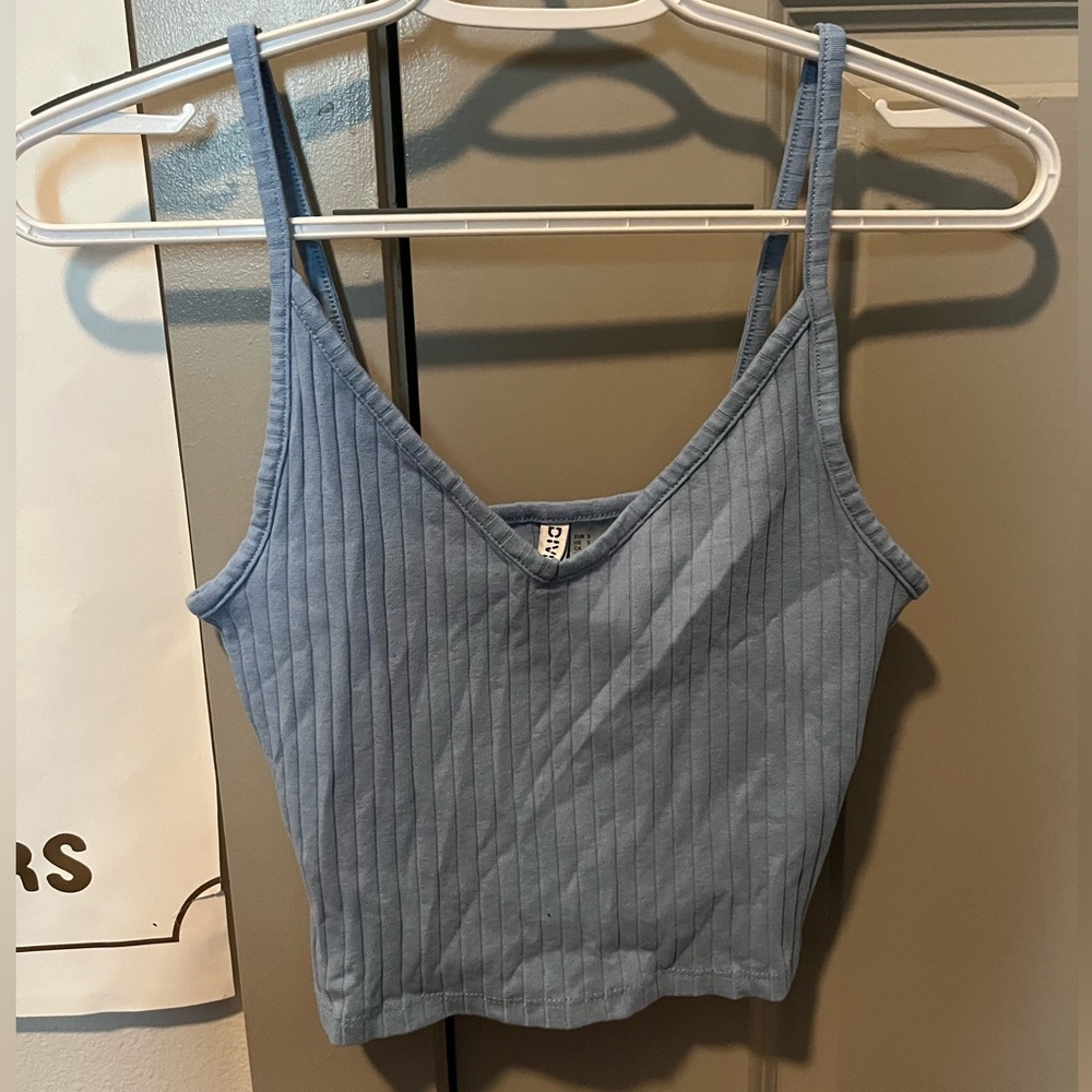 H&M light blue crop top